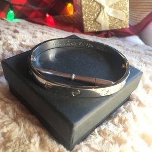 Silver 16cm love bracelet with screwdriver